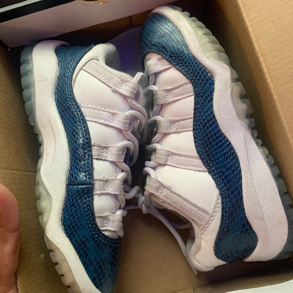 Jordan retro 11